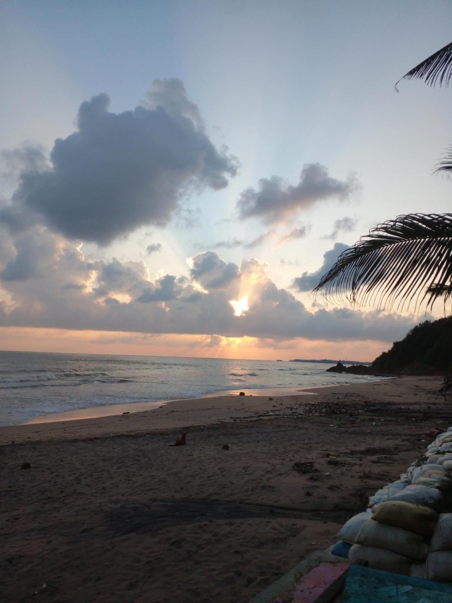 Ocean Breeze Villa Matara Exterior photo