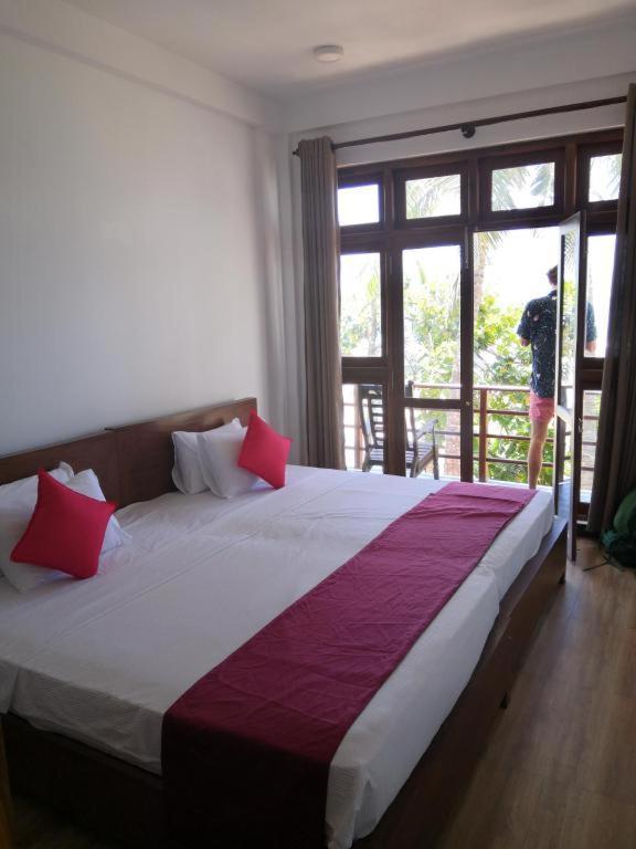 Ocean Breeze Villa Matara Room photo