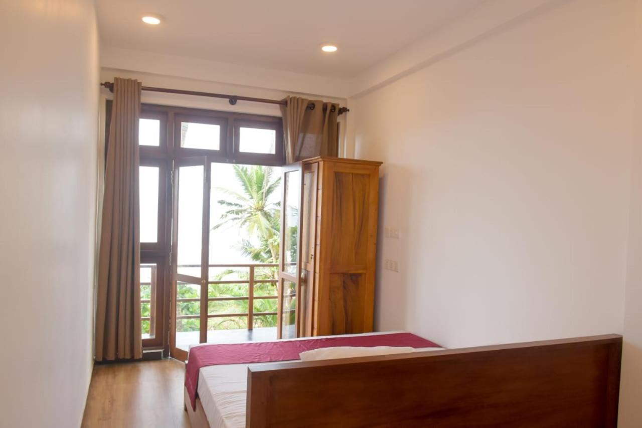 Ocean Breeze Villa Matara Room photo