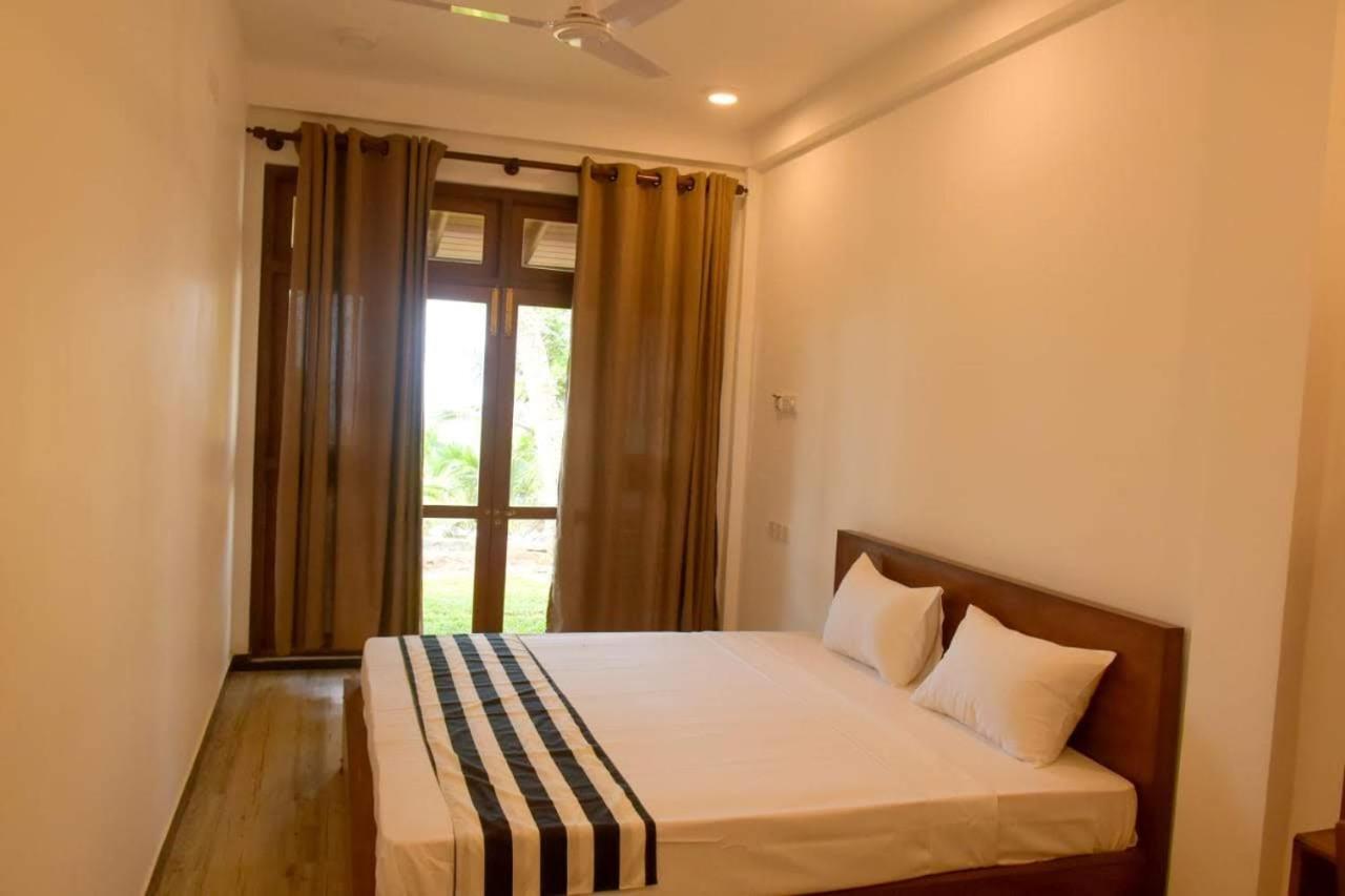 Ocean Breeze Villa Matara Exterior photo