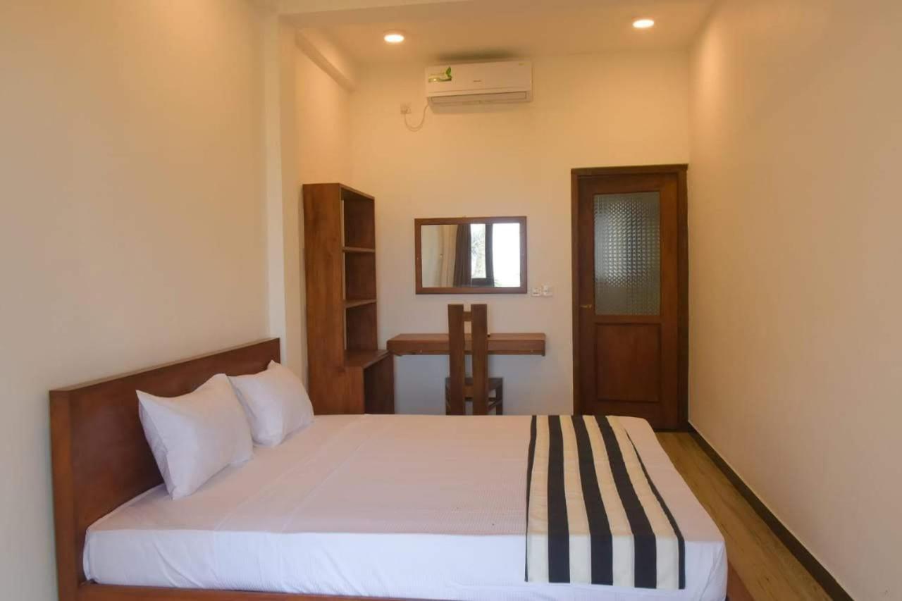 Ocean Breeze Villa Matara Exterior photo